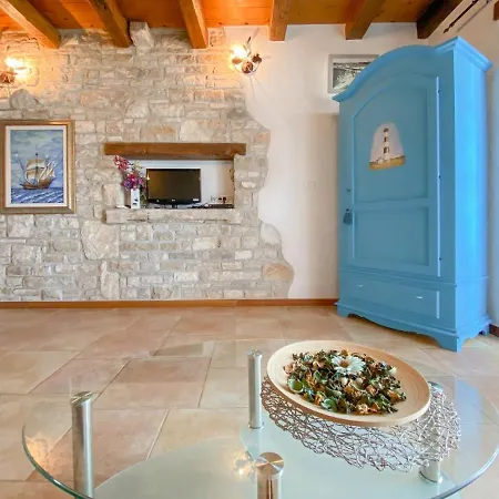 Laura Διαμέρισμα Novigrad Istria