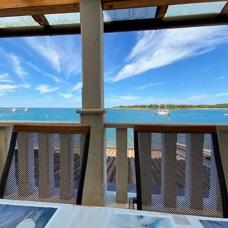 Laura Διαμέρισμα *