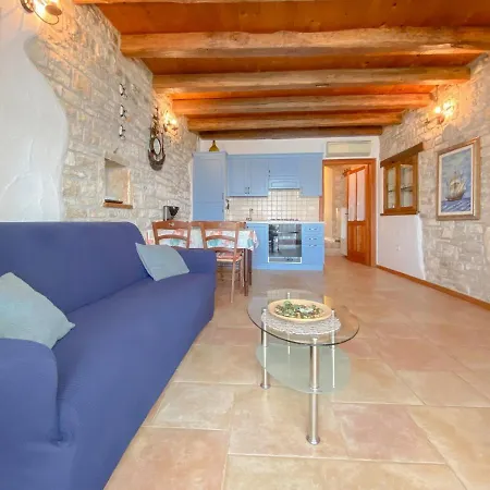 Laura Apartament