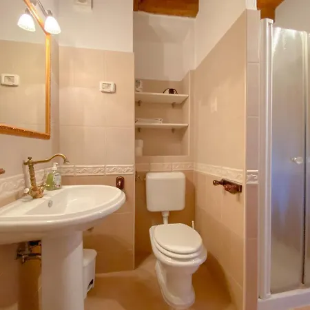 Laura * Novigrad Istria