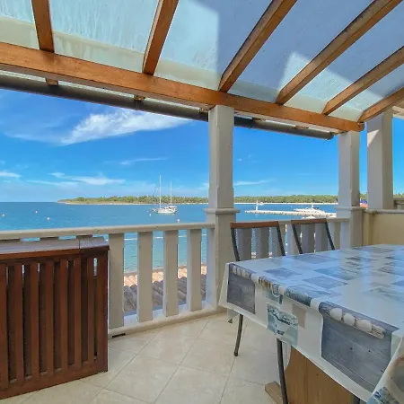 Laura * Novigrad Istria